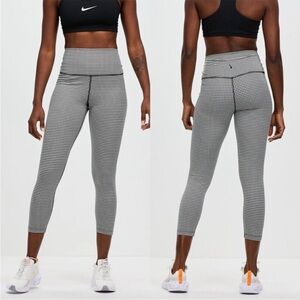 Nike Dri-Fit Black and White Gingham Leggings - Size Medium